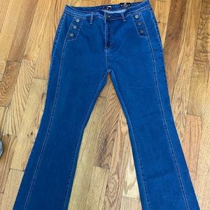 HIGH WAISTED FLARE JEANS